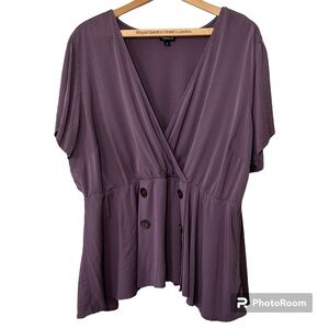 Torrid Mauve Purple Stretch Challis Blouse with faux button accent. Women’s 4X